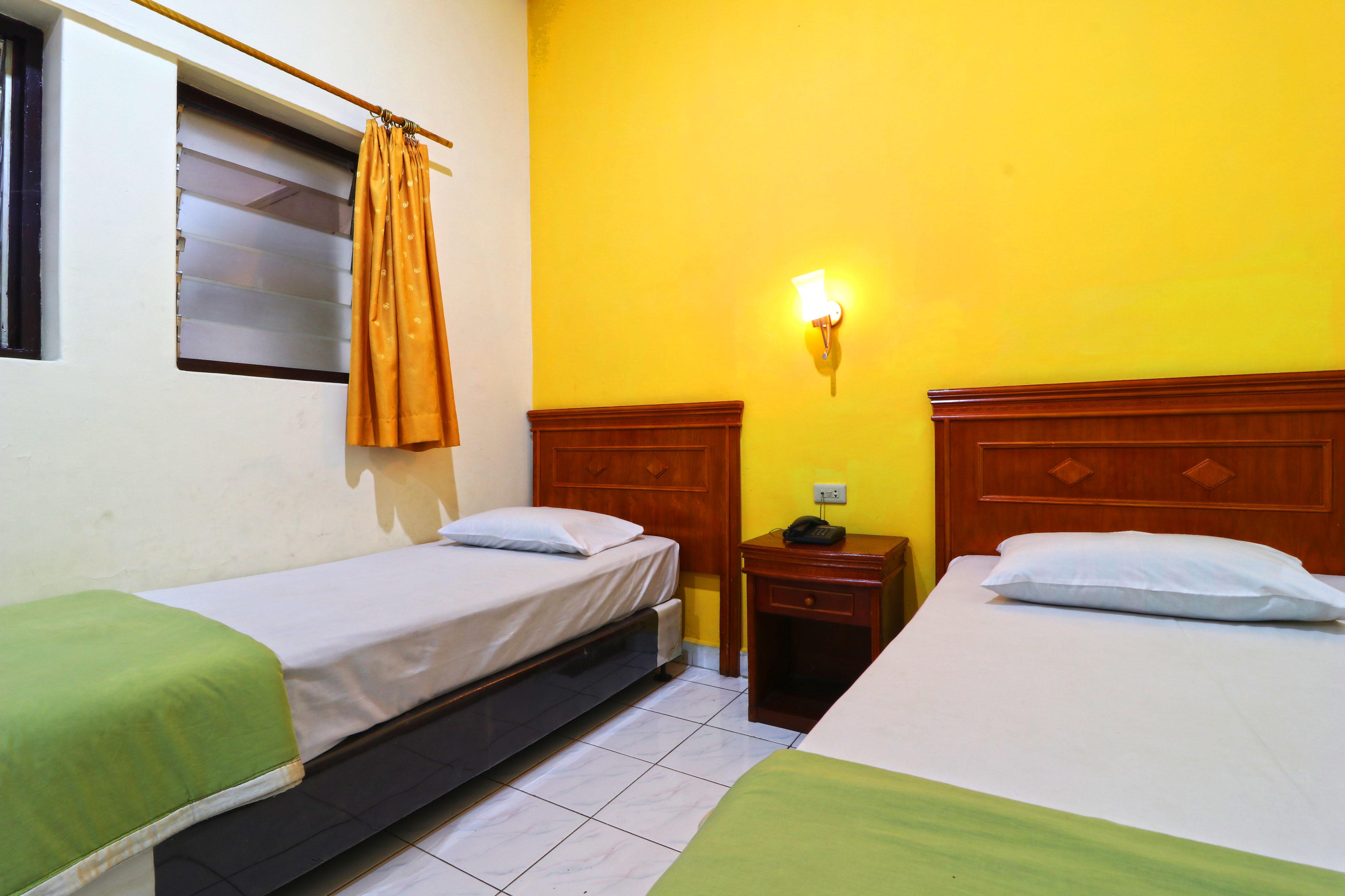 Hotel Sumatera Медан Экстерьер фото