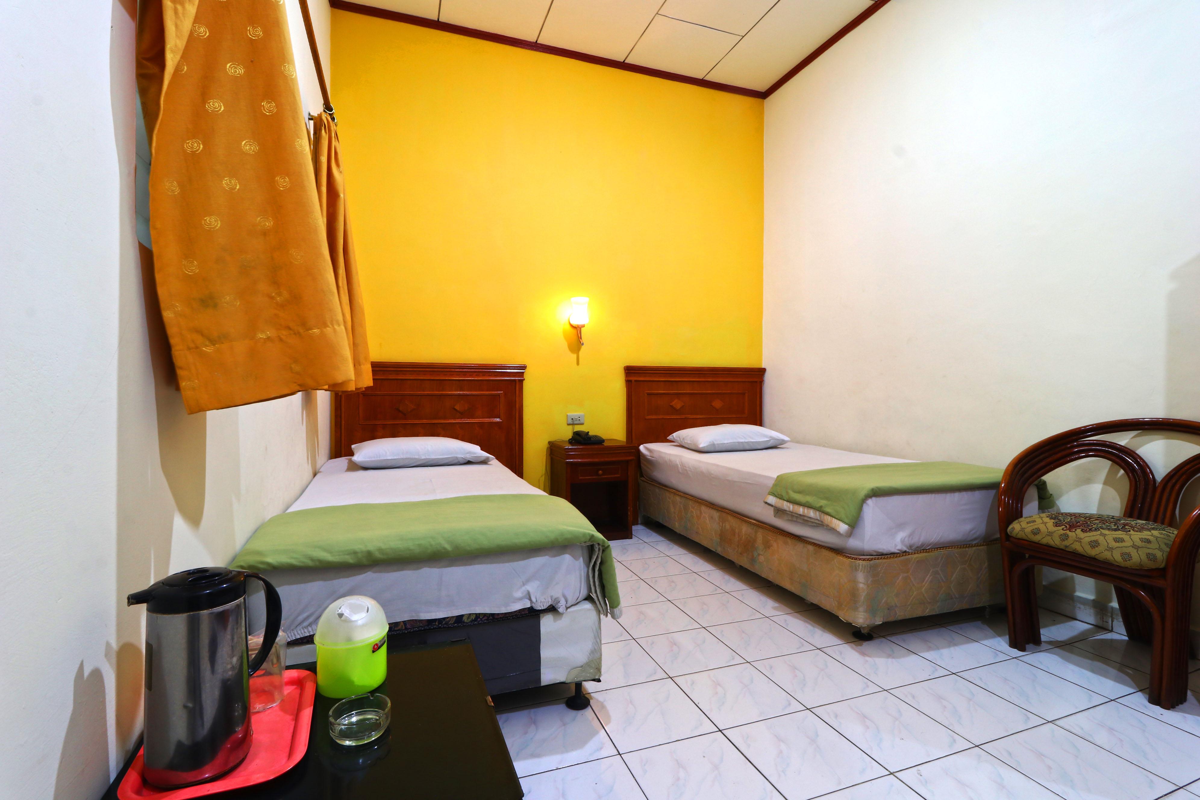 Hotel Sumatera Медан Экстерьер фото