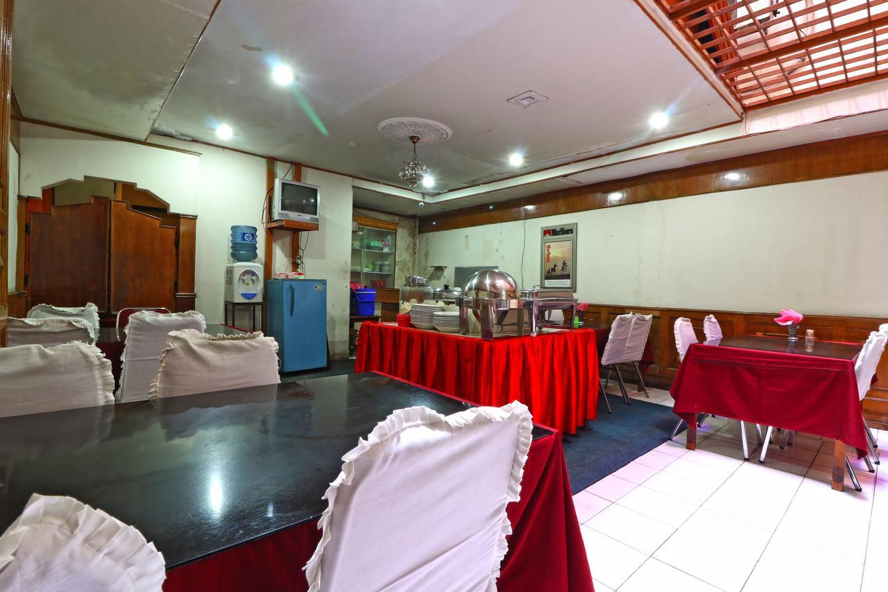 Hotel Sumatera Медан Экстерьер фото