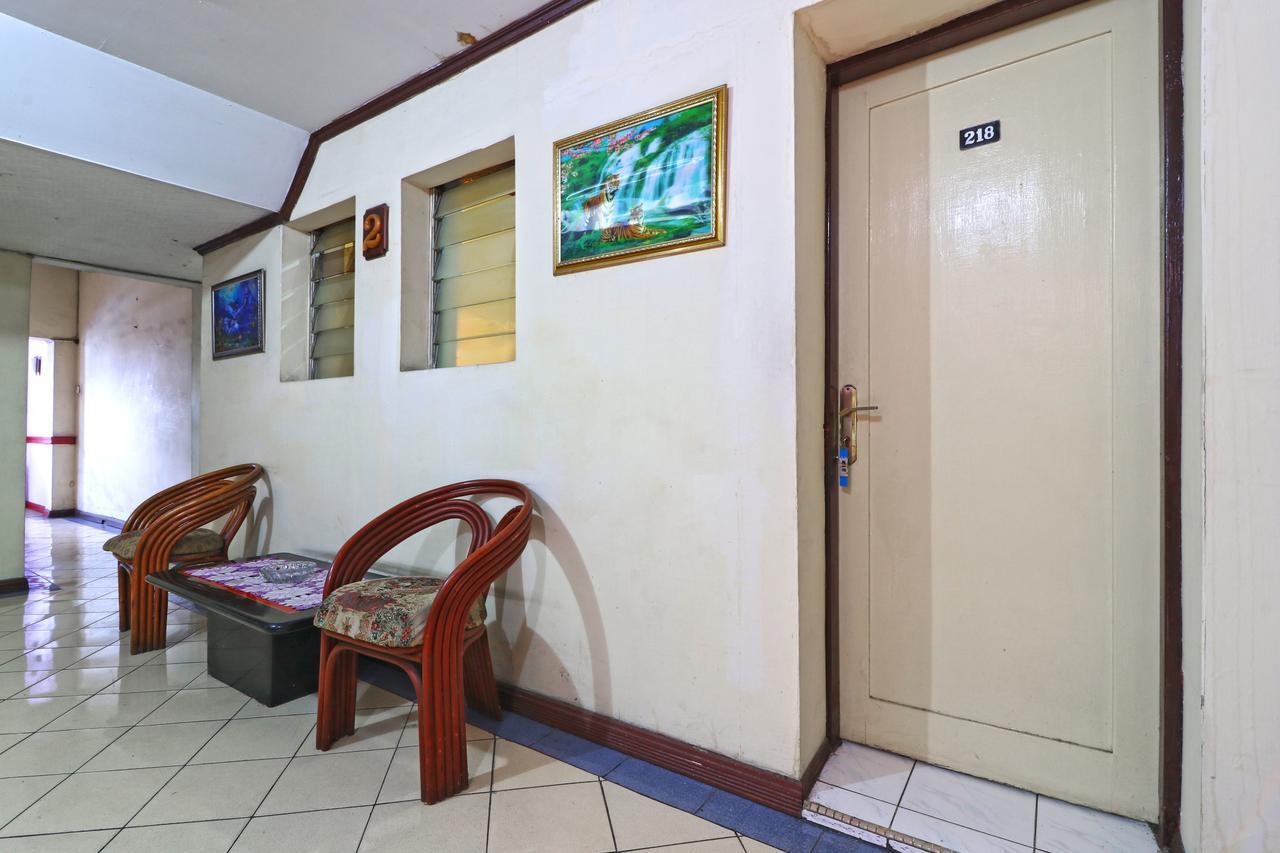 Hotel Sumatera Медан Экстерьер фото